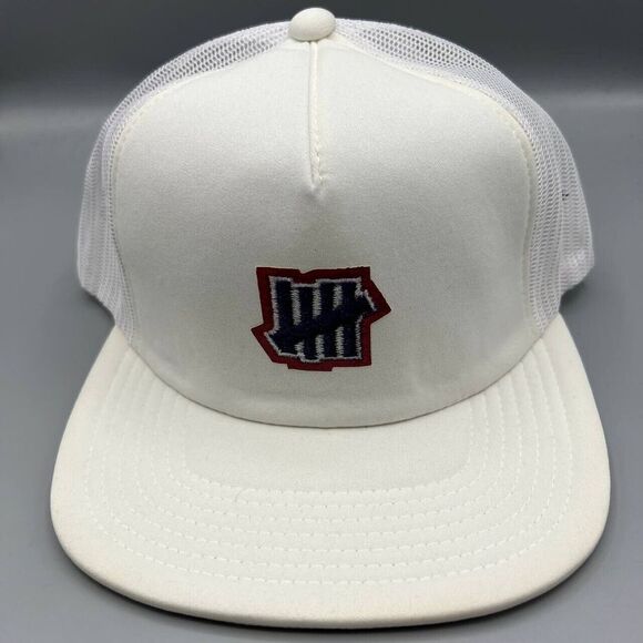 Undefeated Logo Trucker Hat Men White Snap Back Cap New - Picture 1 of 9